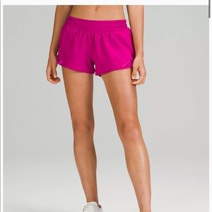 Lululemon Hotty Hot 2.5” short, lavender, size 8